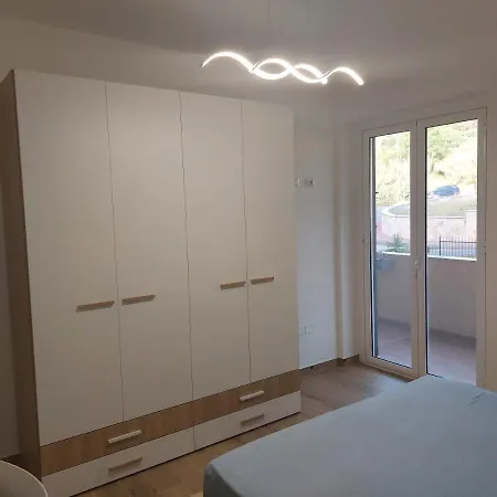 Alma House Apartman *